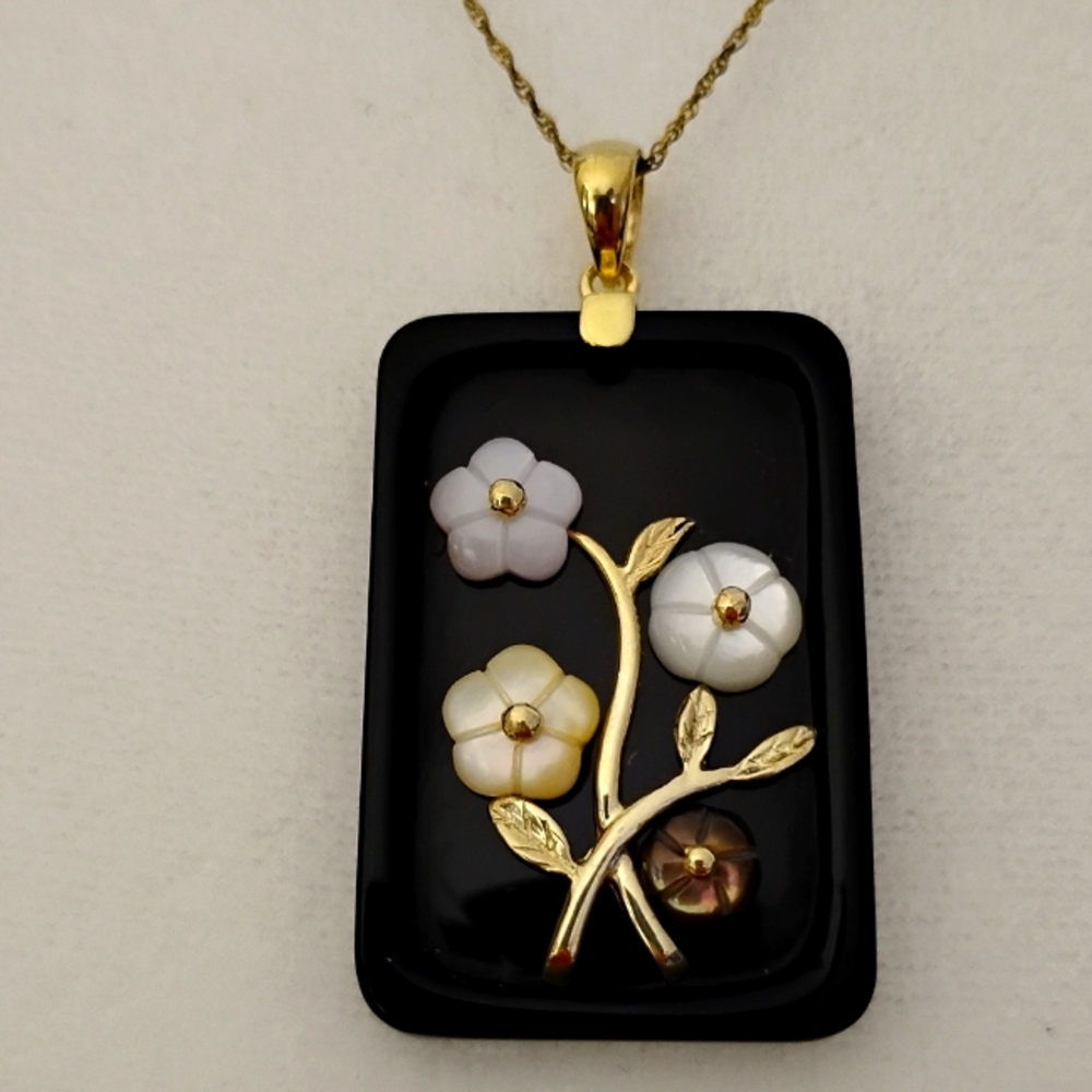 Black Onyx 3D Floral Pendant Necklace